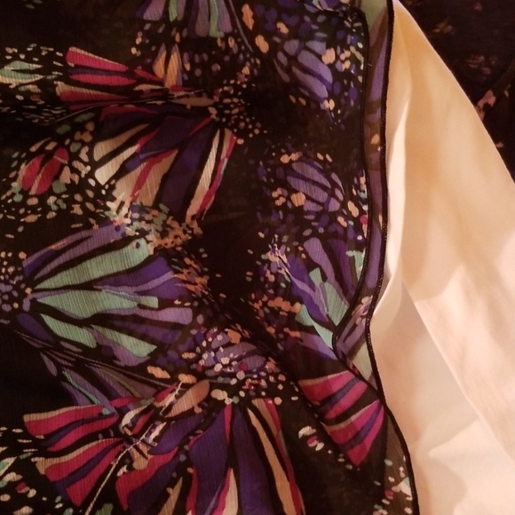 Multi colored top . - Picture 3 of 4